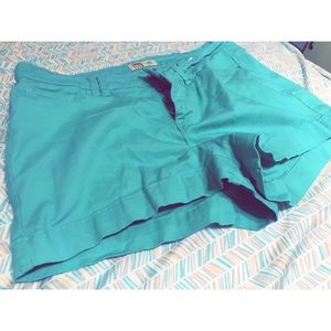 Cute button up shorts 🌾